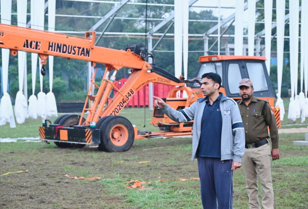 डीएम सविन बंसल ने एफआरआई परिसर का किया औचक निरीक्षण