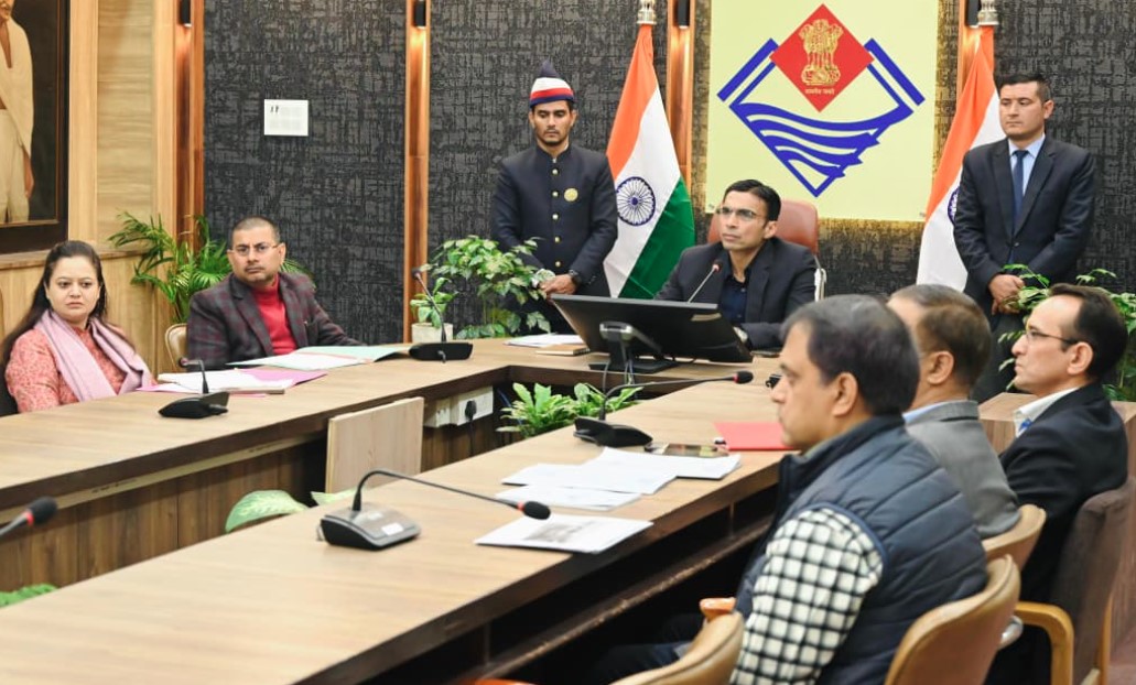 नागरिक सुरक्षा सर्वोपरि : जौलीग्रांट एयरफील्ड पर्यावरण प्रबंधन पर जिलाधिकारी ने ली उच्चस्तरीय समीक्षा बैठक