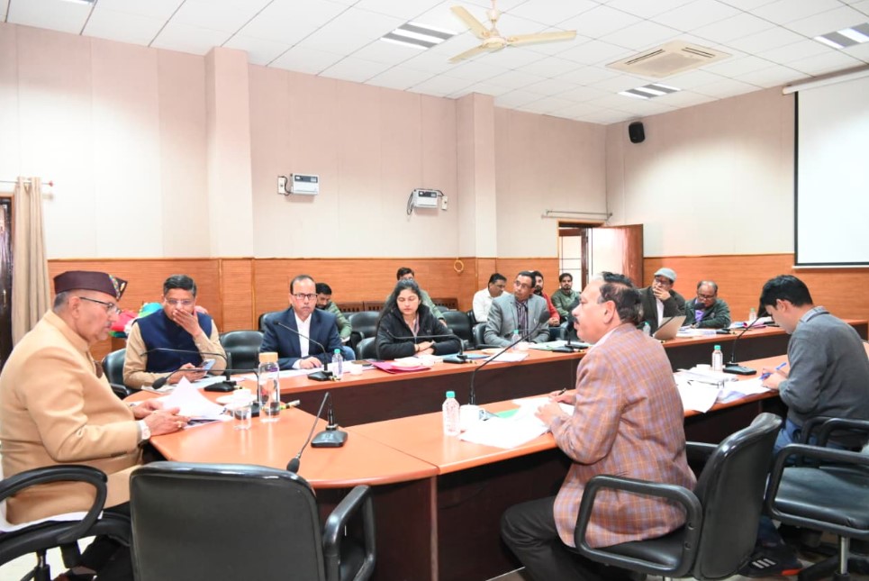 योजनाओं को गाँवों तक पहुँचाने के लिए कार्यशालाओं का आयोजन करें अधिकारी : गणेश जोशी