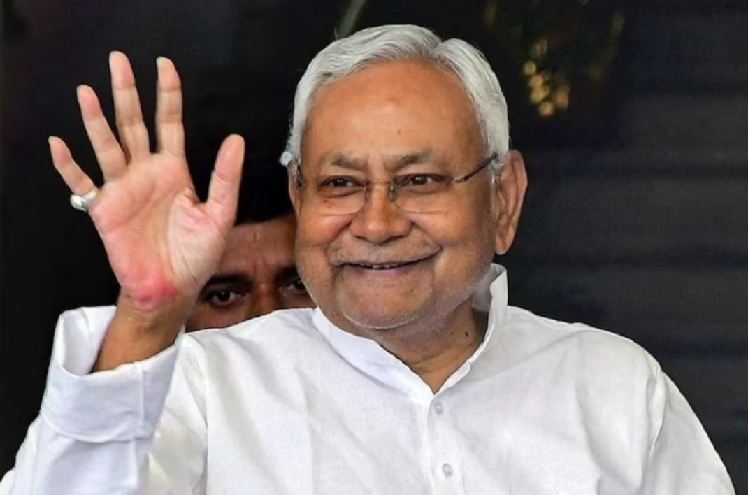 नीतीश कुमार ने रचा इतिहास- दसवीं बार ली मुख्यमंत्री पद की शपथ