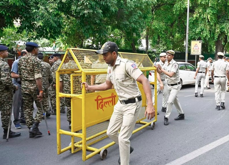 दिल्ली की चार जिला अदालतों को मिली बम से उड़ाने की धमकी, सुरक्षा एजेंसियाँ हाई अलर्ट पर