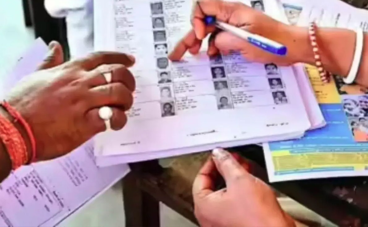 चुनाव आयोग की अपील : नया वोट बनवाना हो या पता बदलना, एसआईआर से पहले निपटायें सारे काम