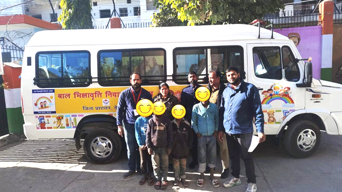 बाल भिक्षावृत्ति : बालश्रम पर जिला प्रशासन का प्रहार जारी, 3 बच्चे किए रेस्क्यू