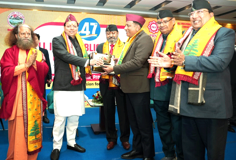 सुशासन में उत्कृष्टता के लिए बंशीधर तिवारी को राष्ट्रीय सम्मान, मुख्यमंत्री धामी ने किया सम्मानित