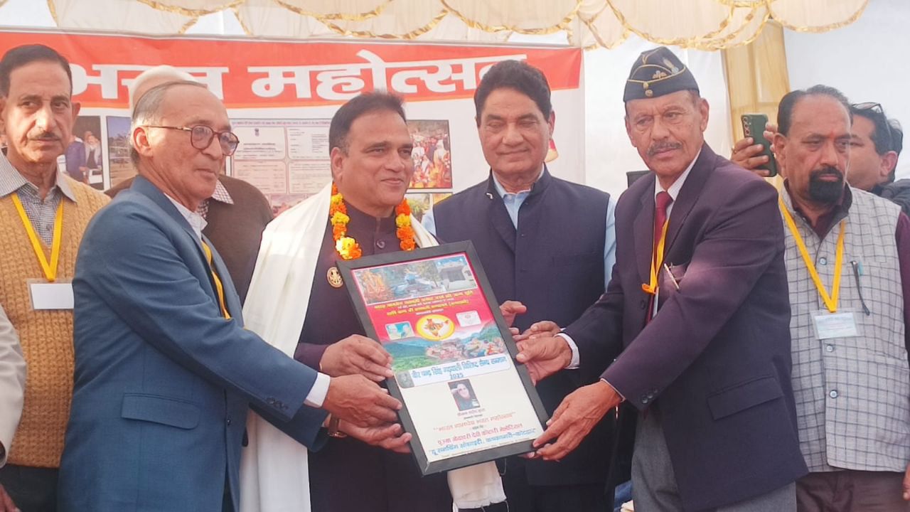 वीर चंद्र सिंह गढ़वाली विशिष्ट सैन्य सम्मान से सम्मानित हुए दून डिफेंस एकेडमी निदेशक संदीप गुप्ता