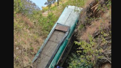 अल्मोड़ा में यात्रियों से भरी बस खाई में गिरी, करीब 7 लोगों की मौत, कई घायल