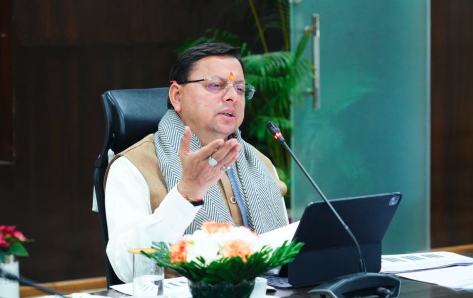 मुख्यमंत्री ने अधिकारियों को दिए राजस्व वसूली बढ़ाने के निर्देश