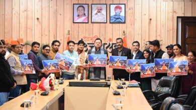 मुख्यमंत्री ने ‘पैंली-पैंली बार’ उत्तराखण्डी गीत का किया विमोचन