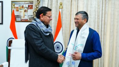 मुख्यमंत्री धामी से देहरादून के महापौर की मुलाकात, नगर विकास के मुद्दों पर हुई चर्चा