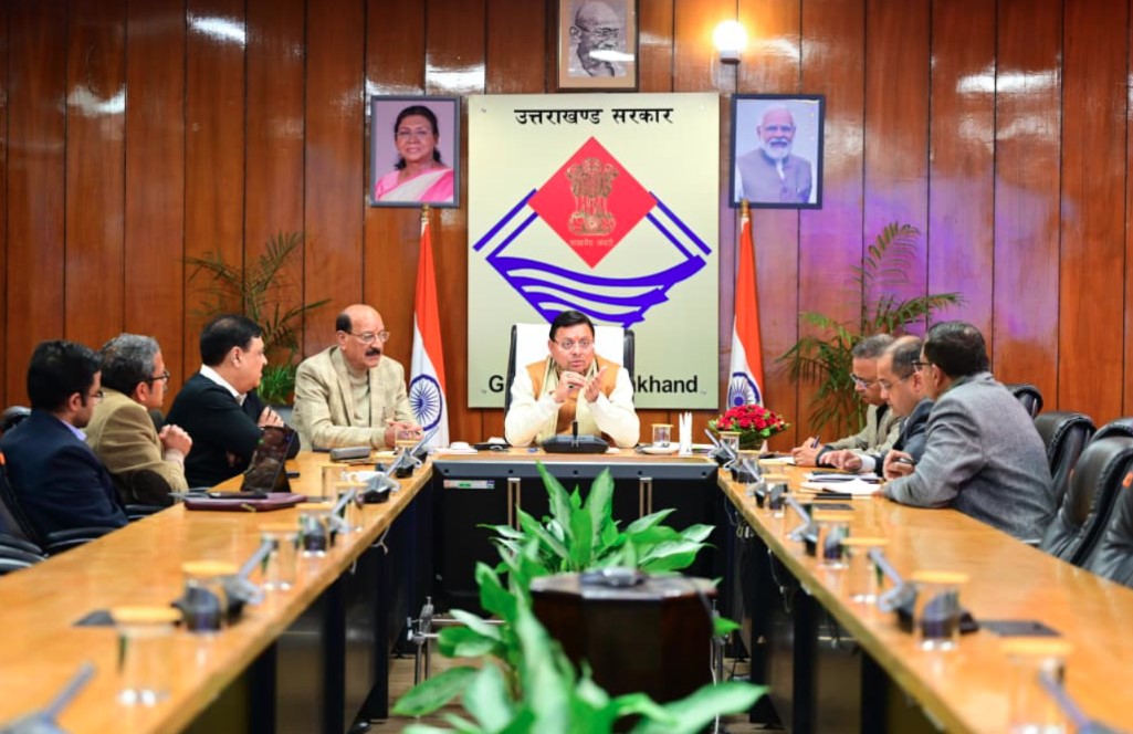 जंगली जानवरों के खतरे वाले क्षेत्रों में बच्चों के लिए एस्कॉर्ट की व्यवस्था की जाए : मुख्यमंत्री धामी