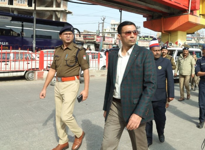 जिलाधिकारी सविन बंसल के निर्देश पर आईएसबीटी क्षेत्र में सुधार कार्य शुरू