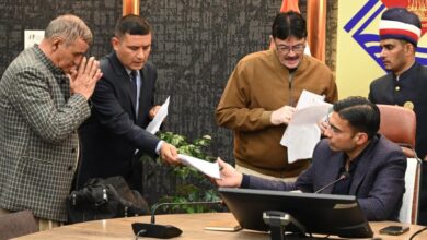 जनता दर्शन में 176 शिकायतें दर्ज, डीएम ने कई मामलों का मौके पर किया निस्तारण