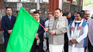 मुख्यमंत्री धामी ने मोबाइल मेडिकल यूनिट वाहनों का किया फ्लैग‑ऑफ