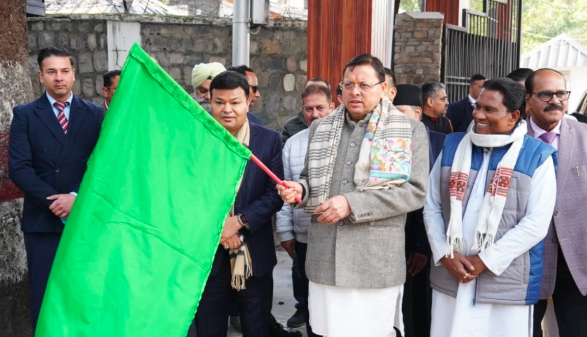 मुख्यमंत्री धामी ने मोबाइल मेडिकल यूनिट वाहनों का किया फ्लैग‑ऑफ