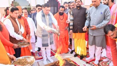 मुख्यमंत्री धामी ने दक्षेश्वर महादेव मंदिर में की पूजा-अर्चना, सिद्धपीठ हनुमानगढ़ी मंदिर के भी किए दर्शन