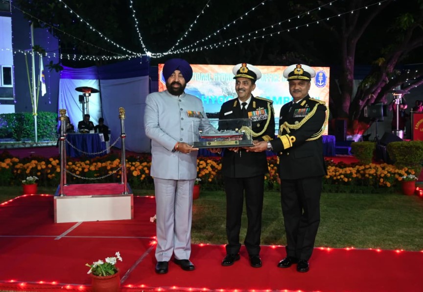 नेशनल हाइड्रोग्राफिक ऑफिस में विविध कार्यक्रमों के साथ अत्यंत गरिमामय वातावरण में मनाया गया ‘नौसेना दिवस-2025’