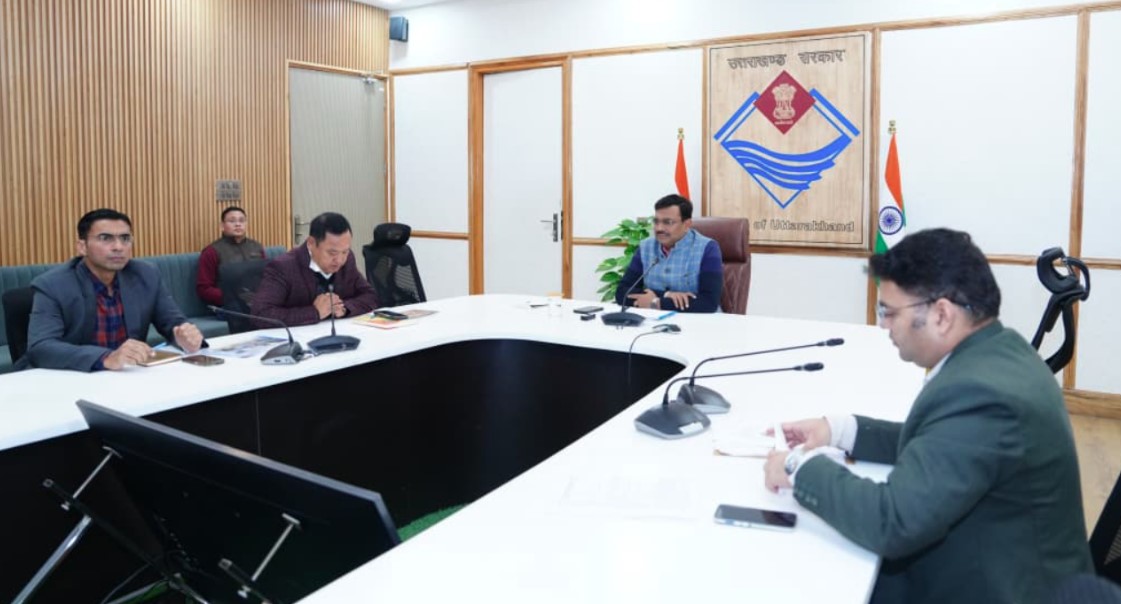 भूमि हस्तांतरण एवं अधिग्रहण की प्रक्रिया में लायें तेजी : मुख्य सचिव