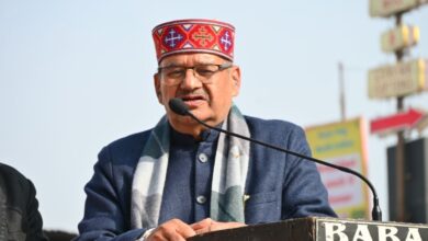 व्यापार मंडल प्रेम नगर एवं महावीर सेवा समिति द्वारा आयोजित कंबल वितरण कार्यक्रम में प्रतिभाग करते कैबिनेट मंत्री गणेश जोशी