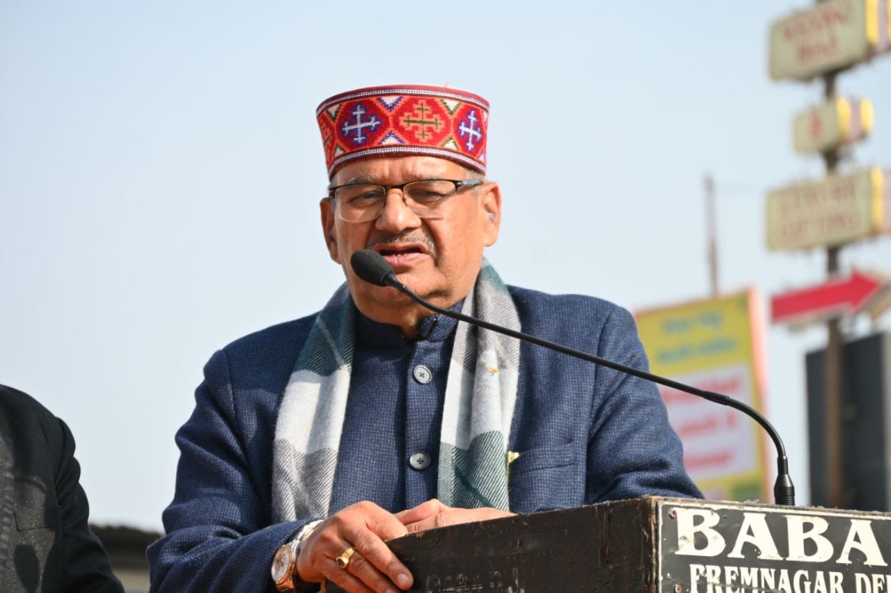 व्यापार मंडल प्रेम नगर एवं महावीर सेवा समिति द्वारा आयोजित कंबल वितरण कार्यक्रम में प्रतिभाग करते कैबिनेट मंत्री गणेश जोशी