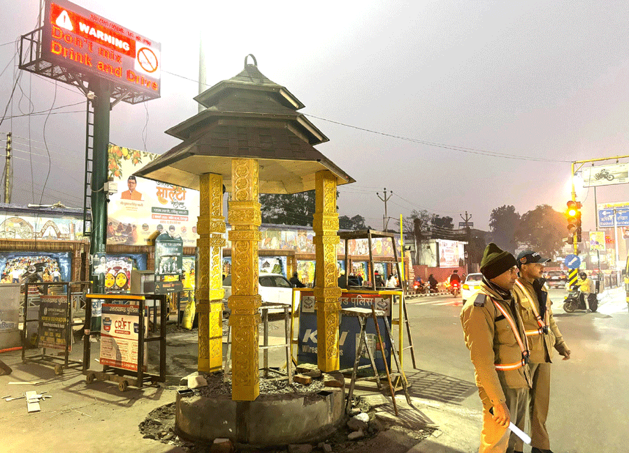 जिला प्रशासन की प्रतिबद्धता से राज्य की पौराणिक लोक संस्कृति परंपरा लिए सुसज्जित होते शहर के चौक-चौराहे