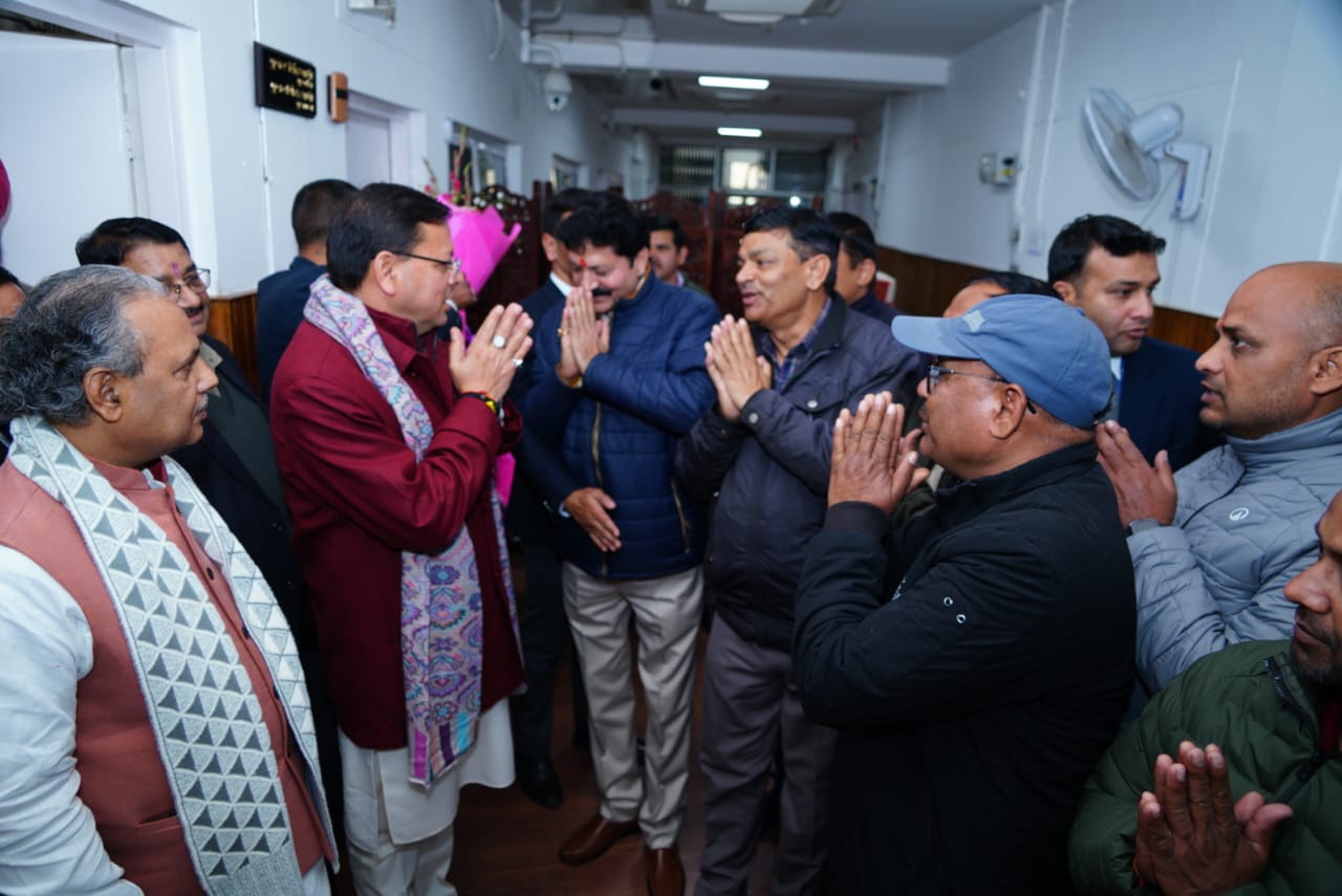 राज्य निगम कर्मचारी महासंघ ने की मुख्यमंत्री पुष्कर सिंह धामी सहित वरिष्ठ नौकरशाहों से मुलाकात, नववर्ष की शुभकामनाएं प्रेषित