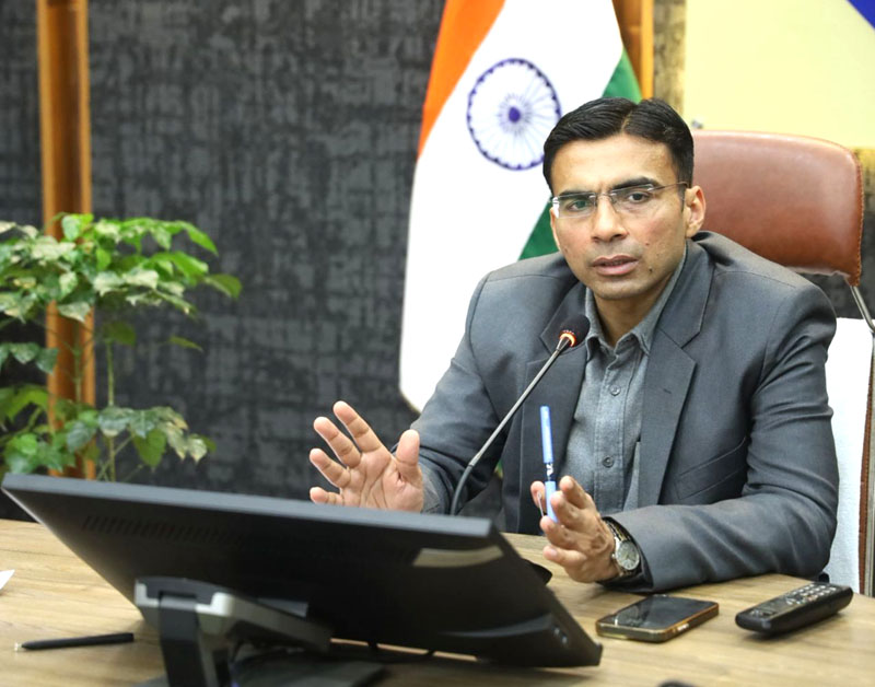 निराश्रित, बेसहारा गोवंश संरक्षण के लिए जिला प्रशासन ने स्वीकृत किए नए आश्रय