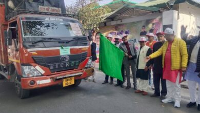 शीतलहर के बीच राहत अभियान, डॉ. धन सिंह रावत ने रेडक्रॉस के ट्रकों को दिखाई हरी झंडी