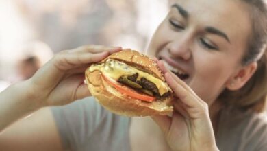 गलत खान-पान बढ़ा रहा कैंसर का खतरा, स्वास्थ्य विशेषज्ञों ने दी लाइफस्टाइल सुधारने की सलाह