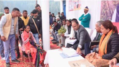 कैबिनेट मंत्री रेखा आर्या ने सुनी जन समस्याएं, किया समाधान