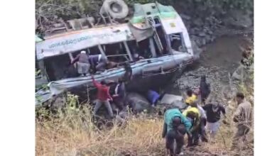 विकासनगर में दर्दनाक हादसा, हिमाचल रोडवेज की बस गहरी खाई में गिरी, तीन की मौत
