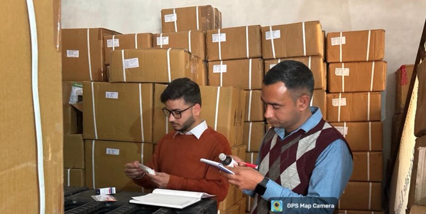 अवैध दवा कारोबार पर कड़ा शिकंजा, देहरादून में अनियमितताएं पाए जाने पर दो प्रतिष्ठान सील