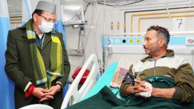 मुख्यमंत्री धामी ने दून अस्पताल पहुँचकर वरिष्ठ पत्रकार कैलाश जोशी का जाना हालचाल