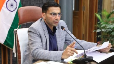 जिला प्रशासन सख्त : एक ही व्यक्ति का जन औषधि केंद्र व बगल में ही मेडिकल स्टोर, दोनों के लाइसेंस निरस्त