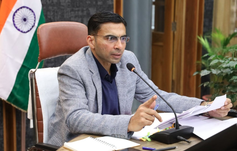 जिला प्रशासन सख्त : एक ही व्यक्ति का जन औषधि केंद्र व बगल में ही मेडिकल स्टोर, दोनों के लाइसेंस निरस्त