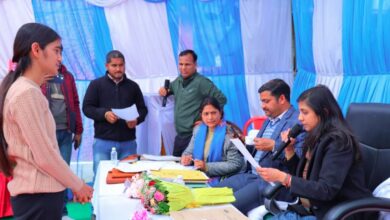 सतपुली में 44 शिकायतें, पेंशन से लेकर वेतन तक के मामलों का डीएम ने कराया तत्काल निस्तारण