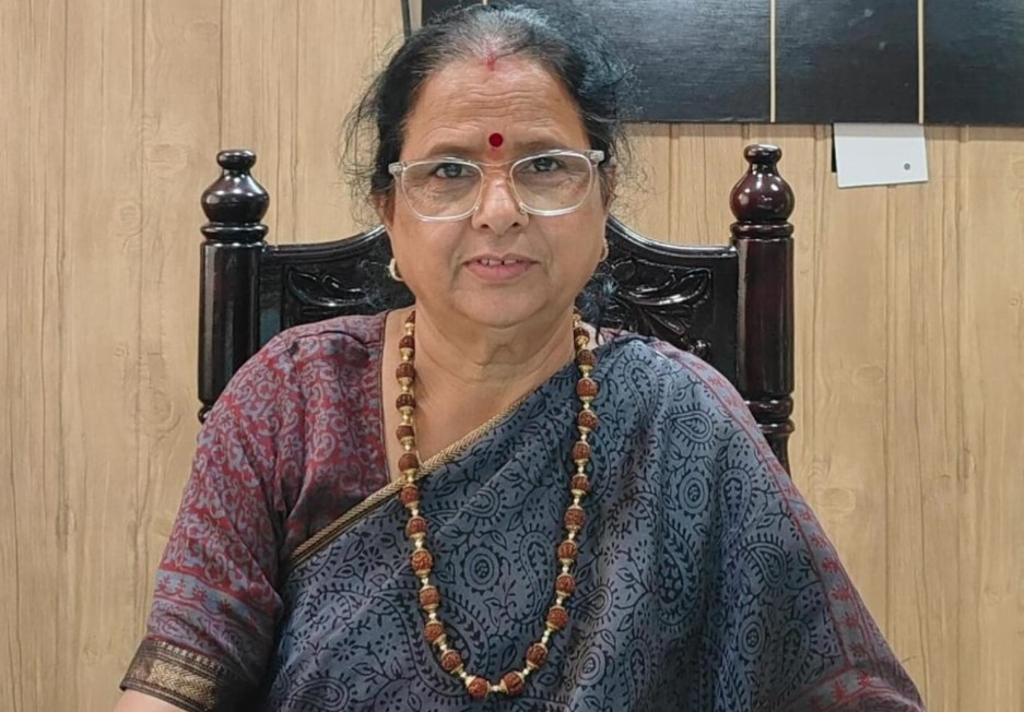 सोशल मीडिया का मायाजाल तोड़ रहा परिवारों की नींव, राज्य महिला आयोग ने जताई गंभीर चिंता