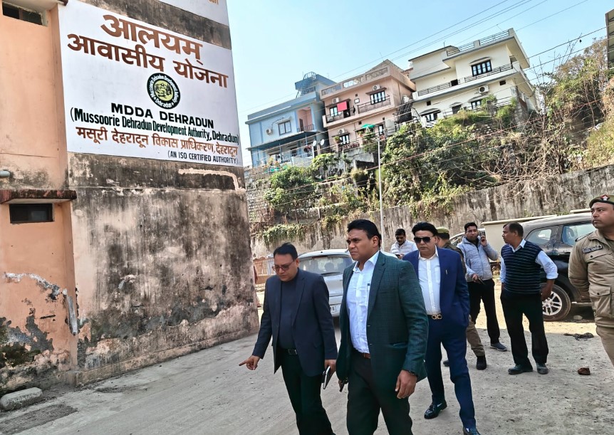 आवास सचिव डॉ. आर. राजेश कुमार ने किया आमवाला तरला आवासीय योजना का स्थलीय निरीक्षण