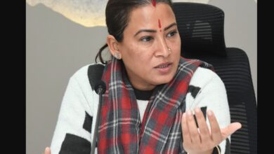 योजनाओं के क्रियान्वयन में लायें तेजी : रेखा आर्या