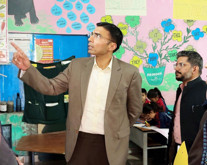 मुख्यमंत्री के मार्गदर्शन में डिजिटल शिक्षा की दिशा में जिला प्रशासन की ऐतिहासिक पहल, सभी 168 विद्यालयों में पहुँचे स्मार्ट टीवी