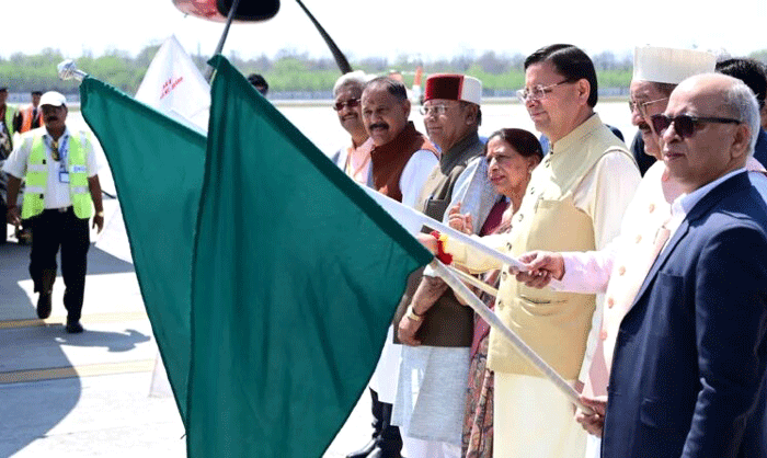 मुख्यमंत्री ने किया देहरादून–पिथौरागढ़ विमान सेवा का शुभारंभ