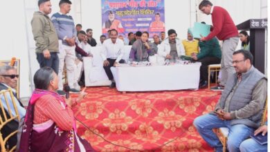 मंत्री रेखा आर्या ने किया 110 शिकायतों का मौके पर निस्तारण