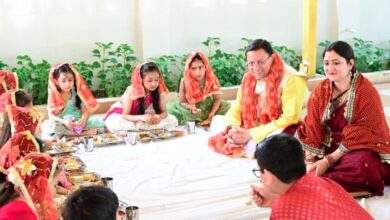 मुख्यमंत्री धामी ने रामनवमी के शुभ अवसर पर किया कन्या पूजन