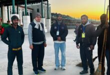 विधानसभा सत्र में योगदान दे रहे कर्मचारियों से मिले मुख्यमंत्री धामी