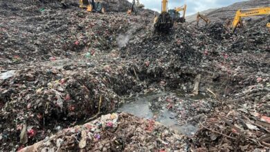 इंडोनेशिया में बड़ा हादसा, भारी बारिश के कारण कचरे का विशाल ढेर ढहा, 5 लोगों की मौत