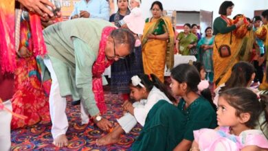 कैबिनेट मंत्री गणेश जोशी ने चिड़ोंवाली शिव मंदिर में किया कन्या पूजन