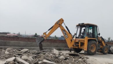 गणेशपुर में 30 बीघा की अवैध प्लॉटिंग पर चला एमडीडीए का बुलडोजर