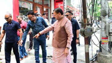 जन शिकायत की पड़ताल करने मौके पर पहुंचे सीएम, वीडियो कॉल के जरिए अधिकारियों को दिखाई स्थिति