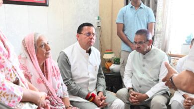 मुख्यमंत्री धामी ने दिवंगत रिटायर्ड ब्रिगेडियर मुकेश जोशी को दी श्रद्धांजलि