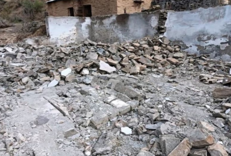 जिले में चिन्हित 64 पूर्णतः निर्जीर्ण विद्यालय भवनों में से 56 ध्वस्त