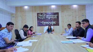 सड़क सुरक्षा में लापरवाही बर्दाश्त नहीं, सभी विभाग समन्वय के साथ करें कार्य- डीएम